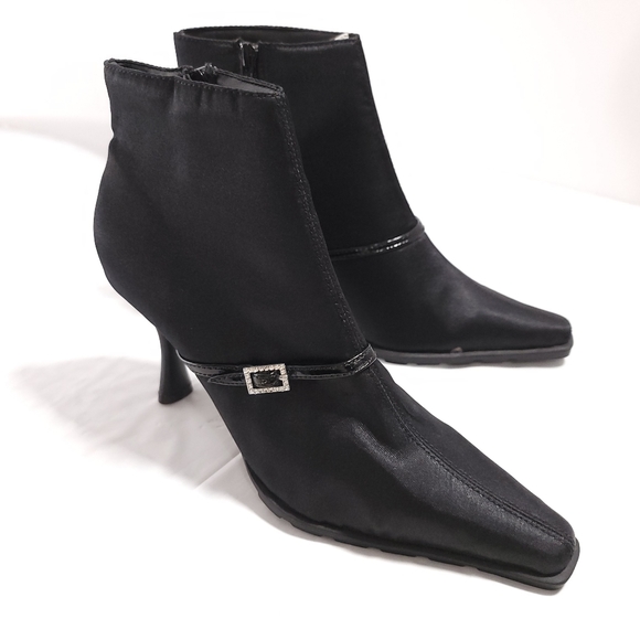 NEW Satin Lotus Black Pointed Toe Ankle Boot Bootie Rhinestone Buckle Sz 7.5 - Picture 3 of 10